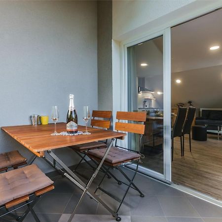 Blue Door - Studio Apartment Lesce  Bagian luar foto