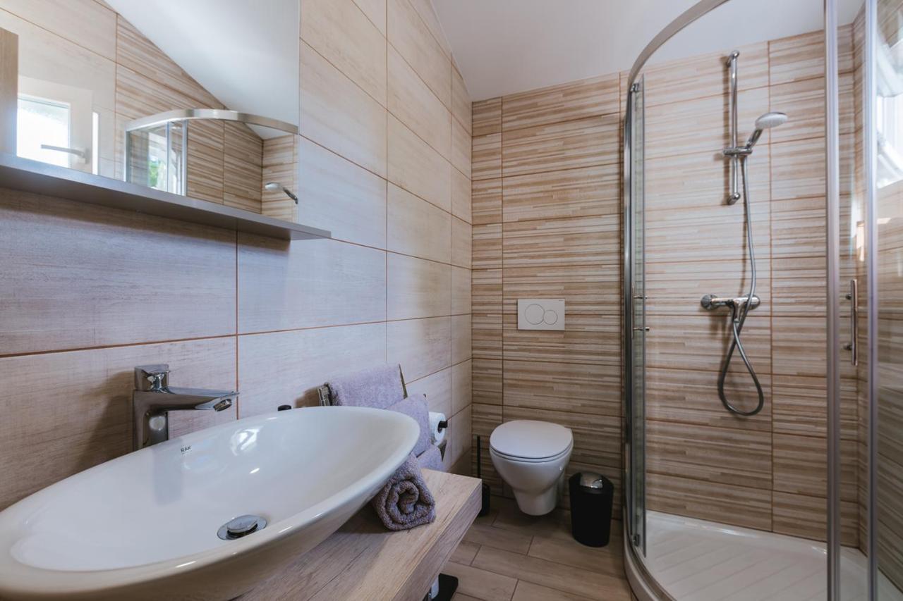 Blue Door - Studio Apartment Lesce  Bagian luar foto
