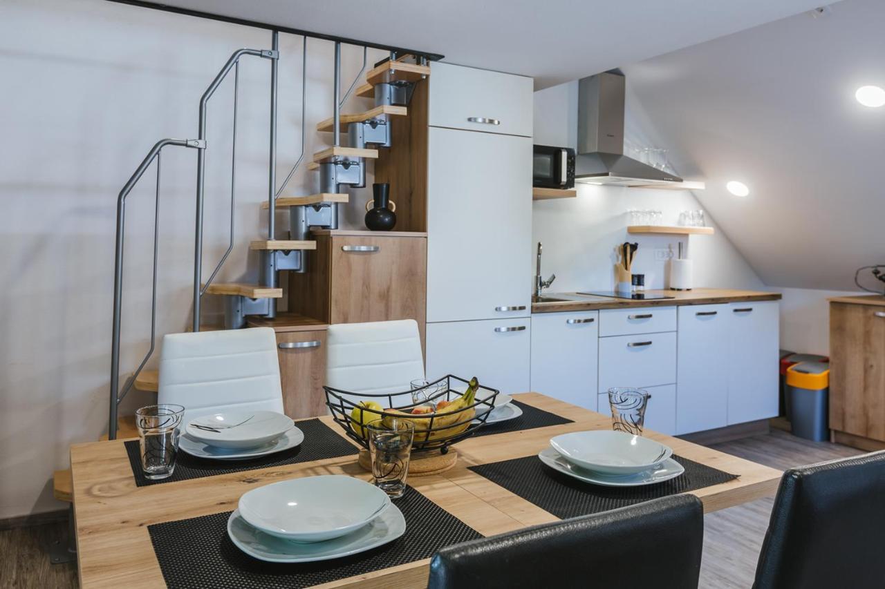 Blue Door - Studio Apartment Lesce  Bagian luar foto